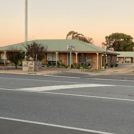 Lake Albert Motel Meningie Bagian luar foto