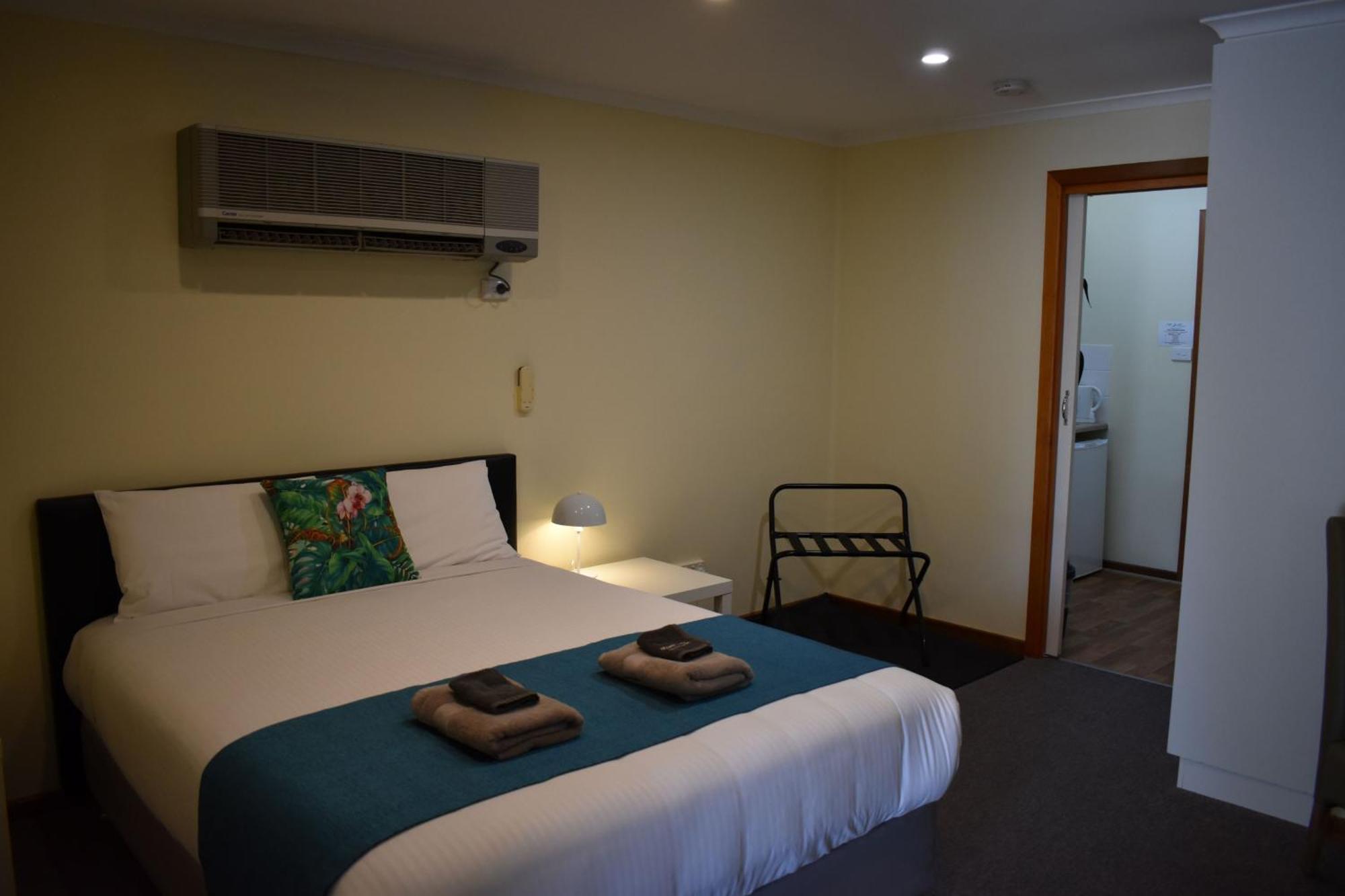 Lake Albert Motel Meningie Bagian luar foto