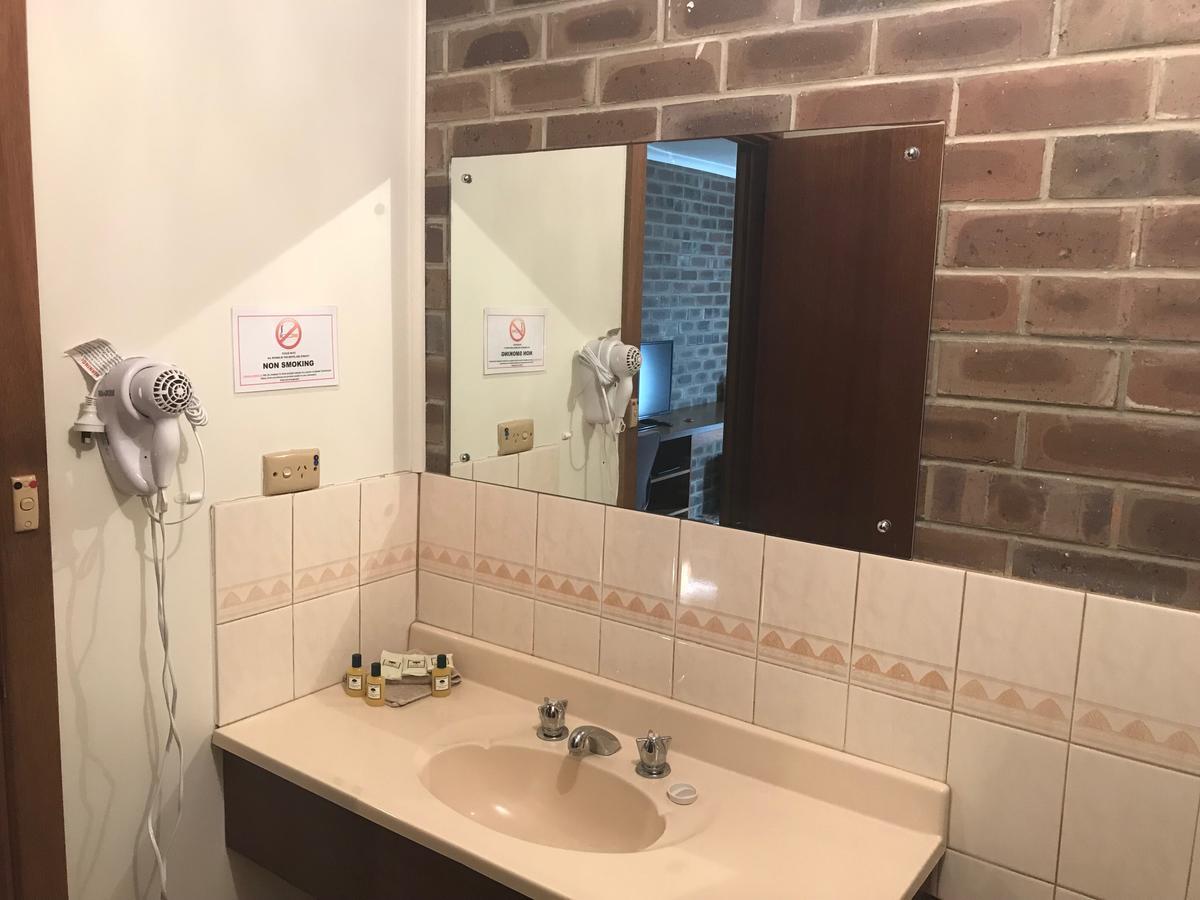Lake Albert Motel Meningie Bagian luar foto