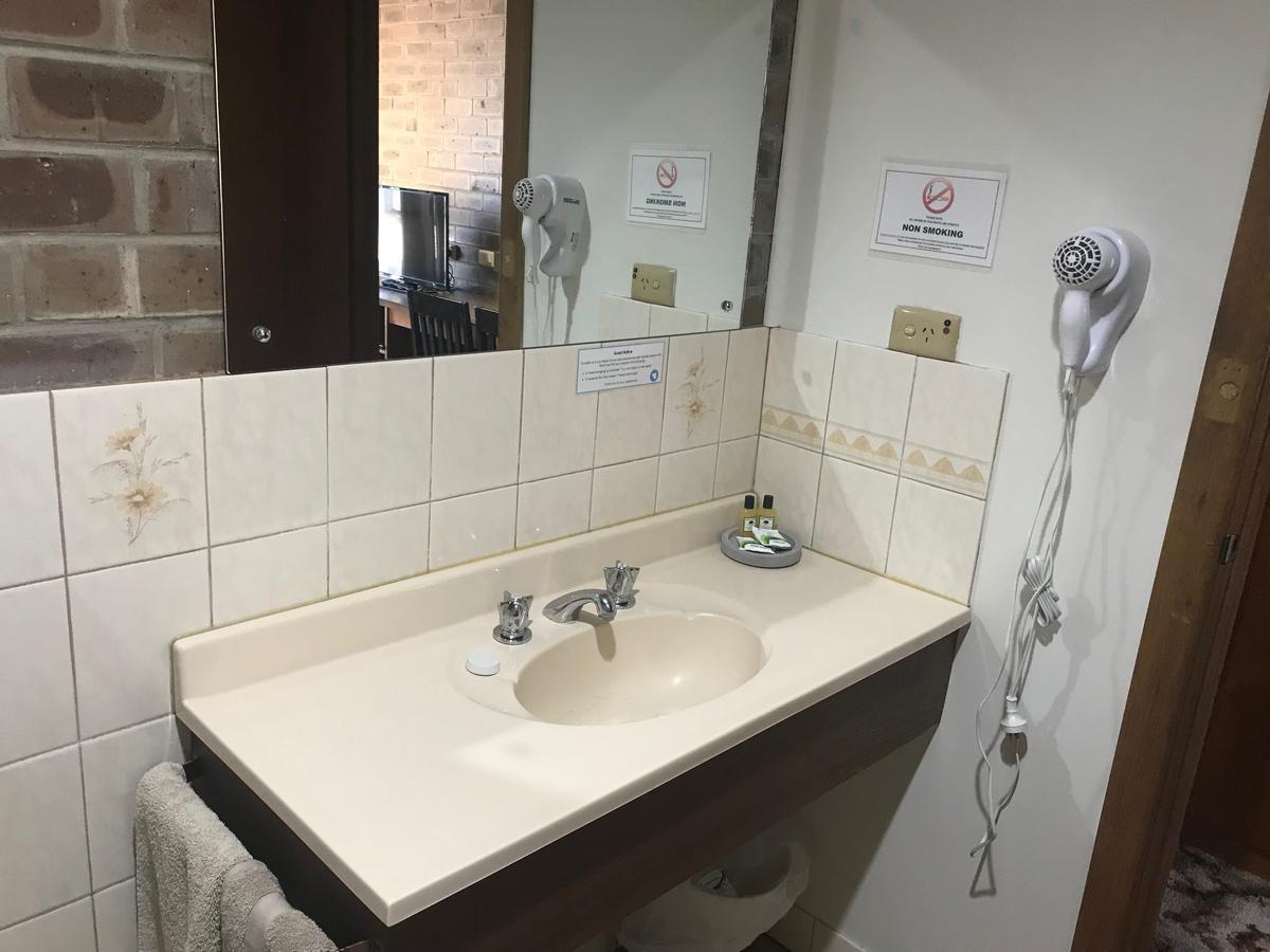 Lake Albert Motel Meningie Bagian luar foto