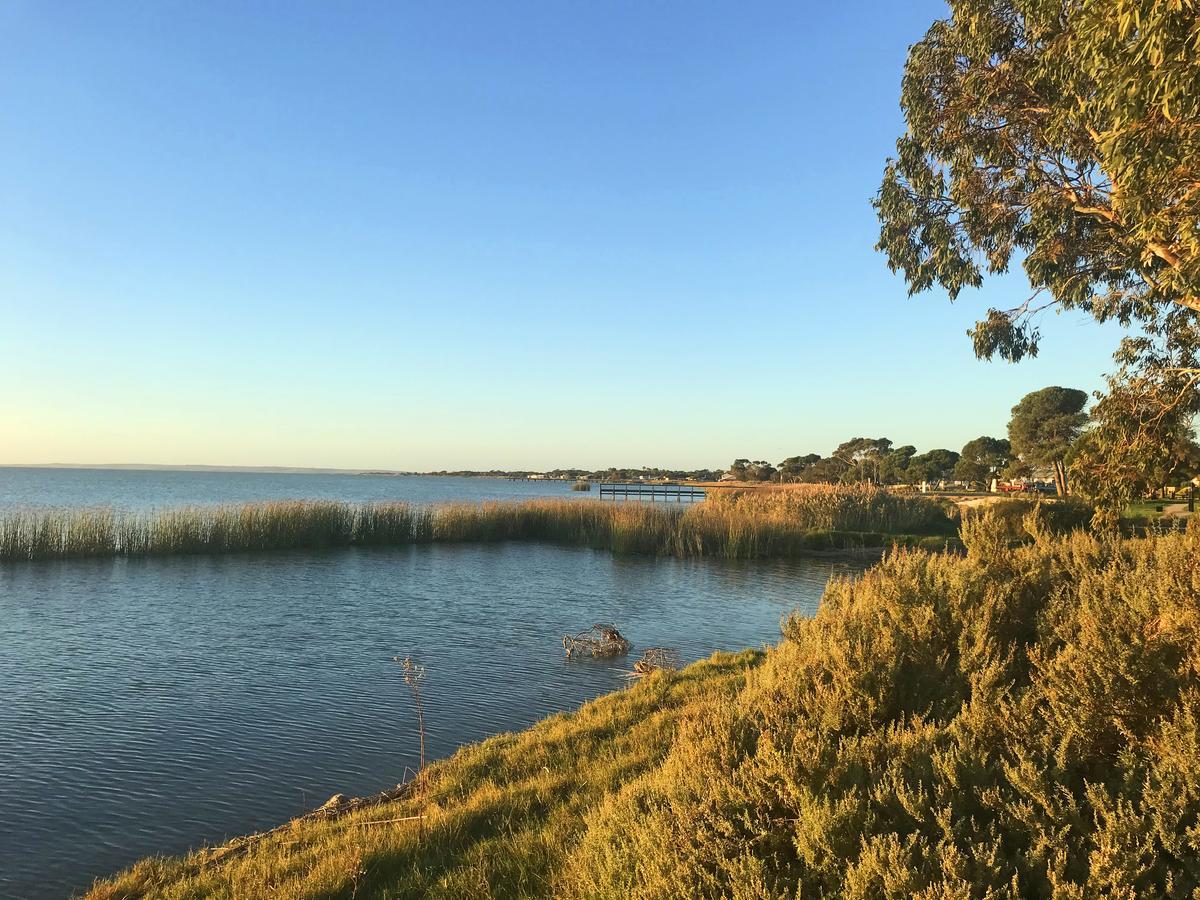 Lake Albert Motel Meningie Bagian luar foto